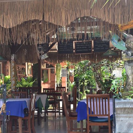 Barclona Guesthouses Lovina Pabean Buleleng Habitación foto