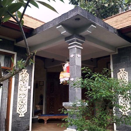 Barclona Guesthouses Lovina Pabean Buleleng Exterior foto