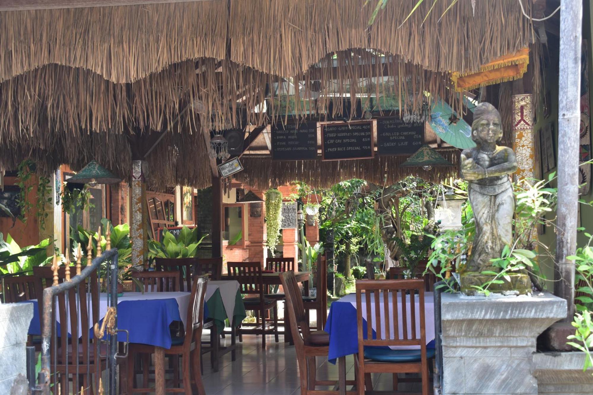 Barclona Guesthouses Lovina Pabean Buleleng Habitación foto
