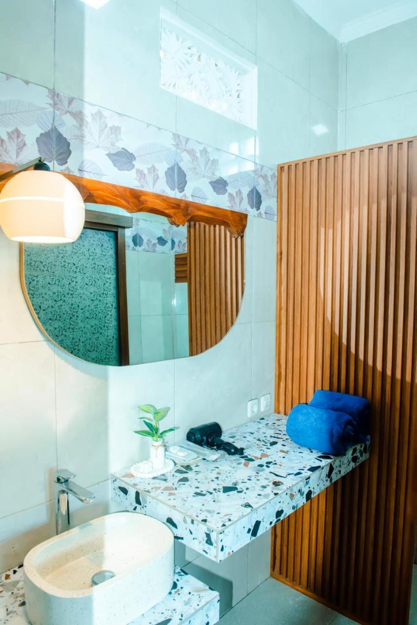 Barclona Guesthouses Lovina Pabean Buleleng Habitación foto