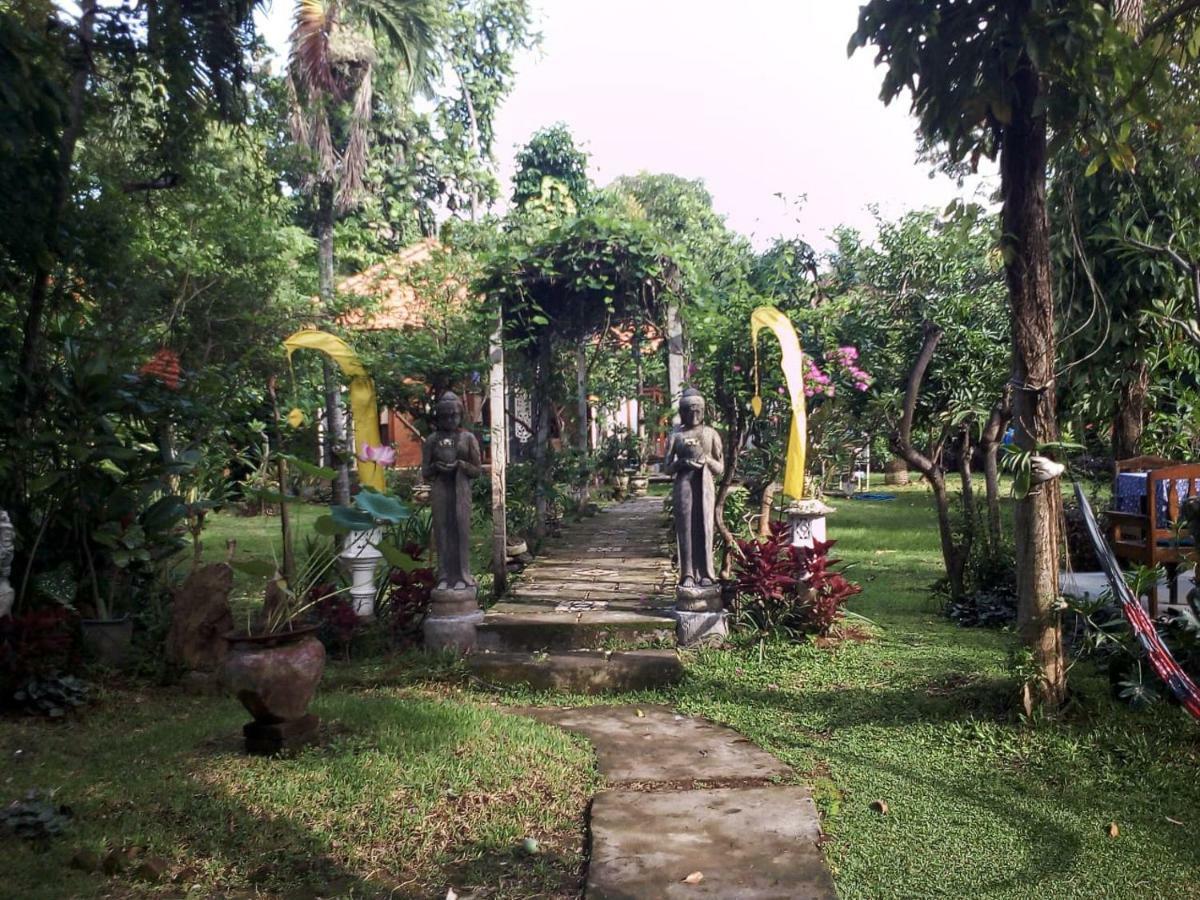 Barclona Guesthouses Lovina Pabean Buleleng Exterior foto