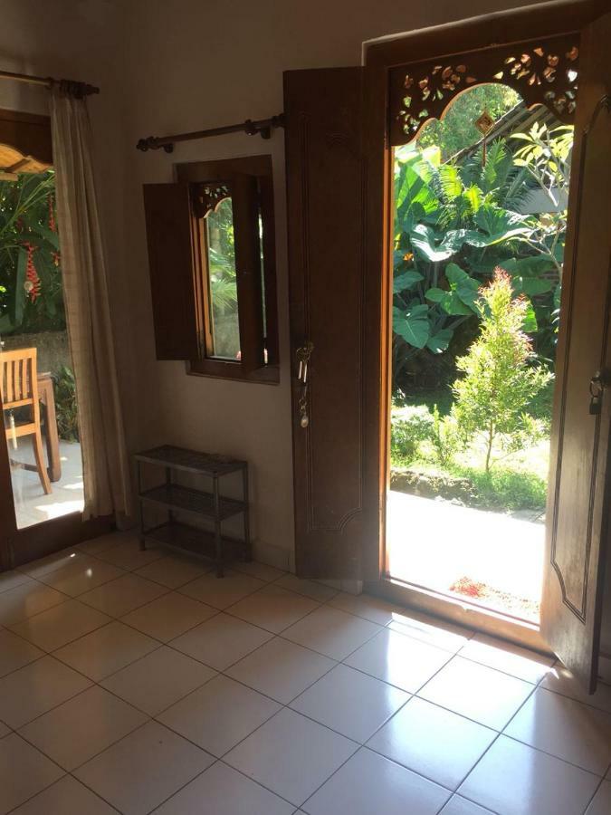 Barclona Guesthouses Lovina Pabean Buleleng Exterior foto